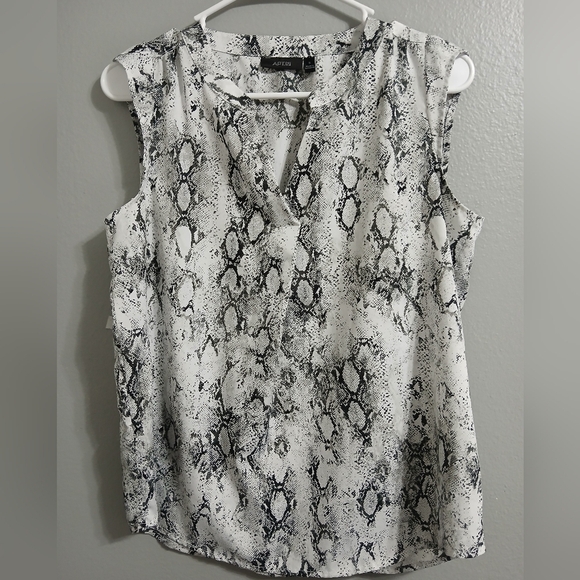 Apt 9  Monochrome Snake Print Blouse - Picture 1 of 9